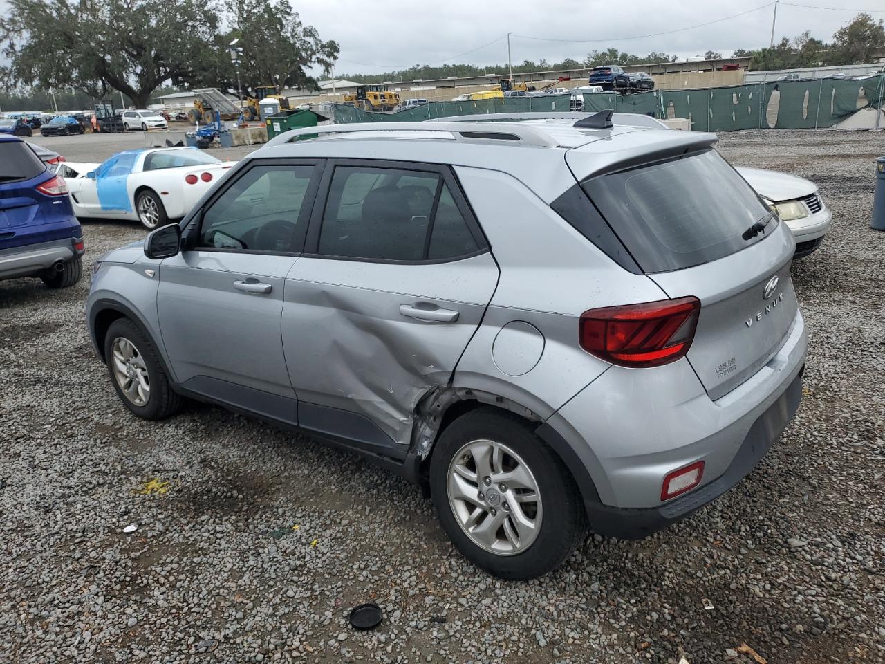 2020 Hyundai Venue - Image 2