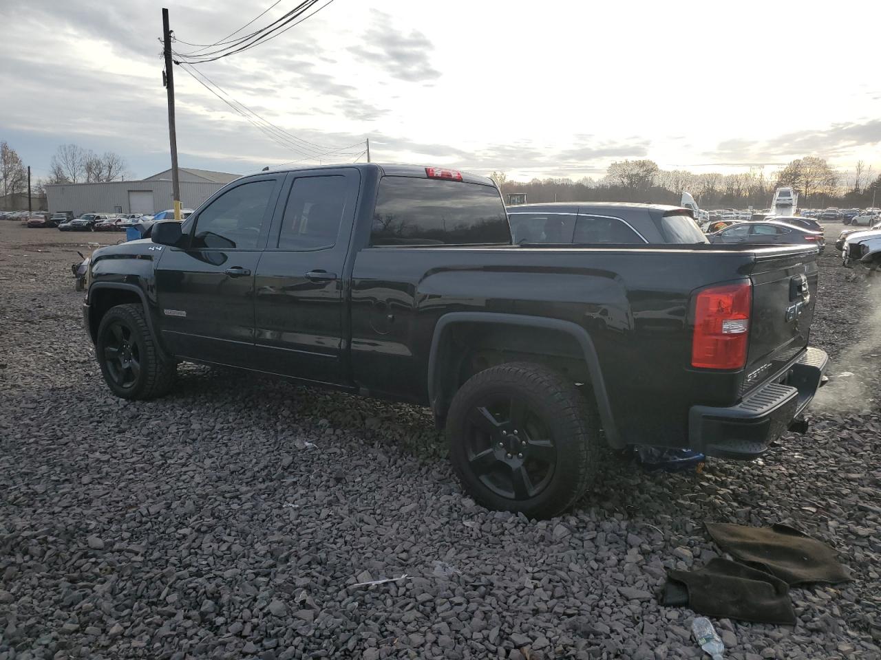 VIN 2GTV2LEC7K1105078 2019 GMC SIERRA no.2