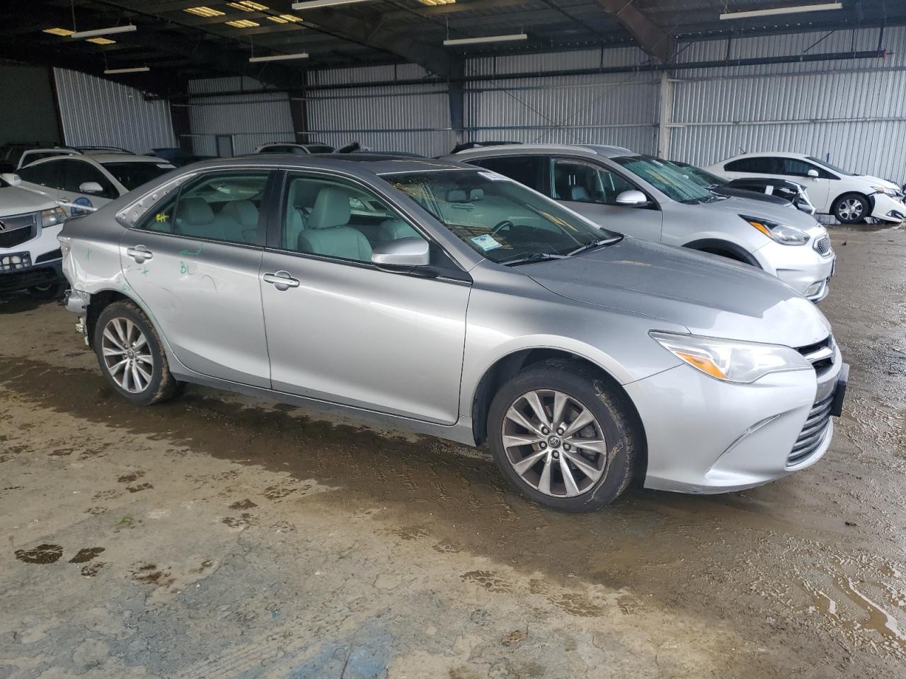 VIN 4T1BF1FK2HU703251 2017 TOYOTA CAMRY no.4