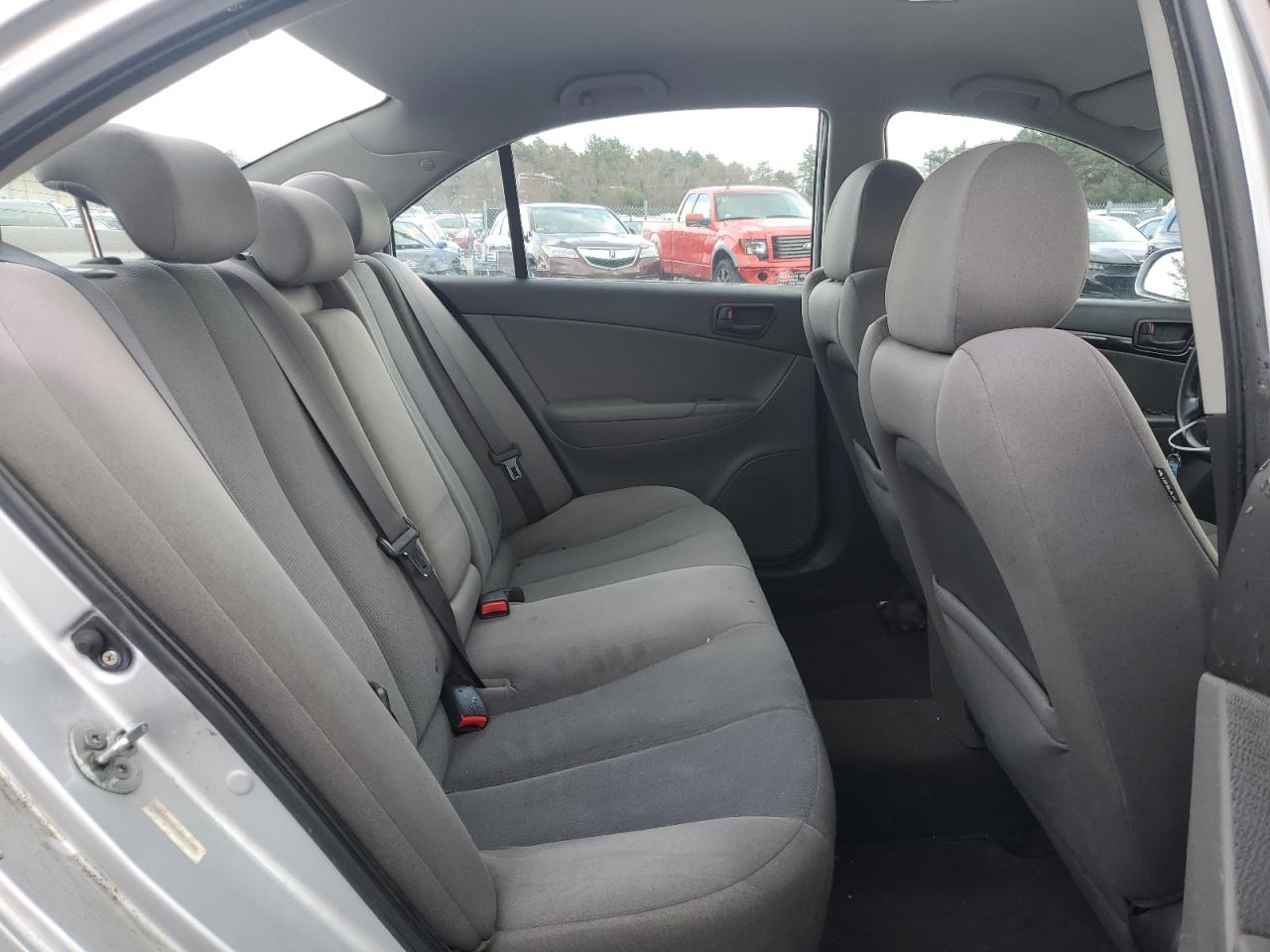 2010 Hyundai Sonata - Image 10