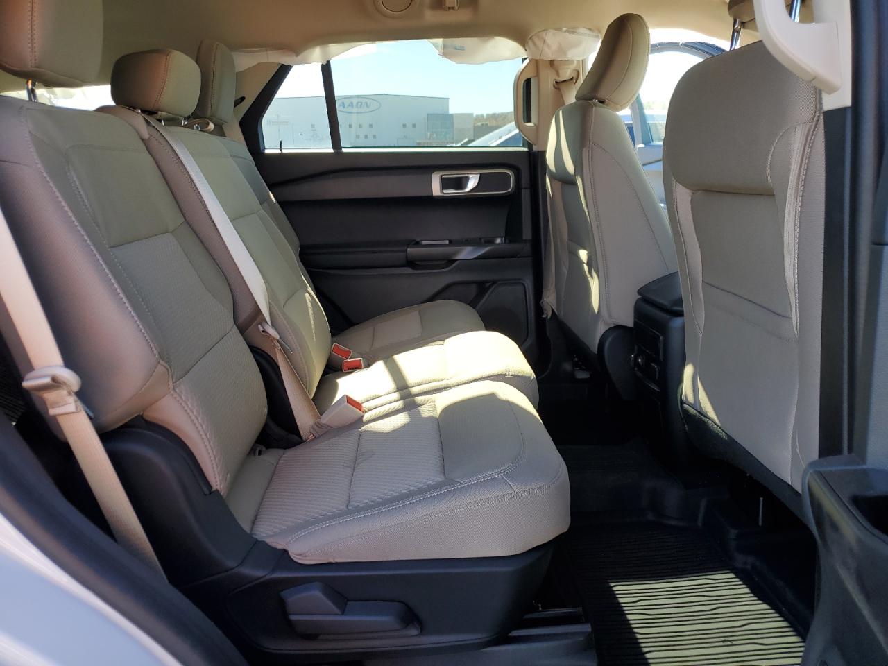 2022 Ford Explorer - Image 11