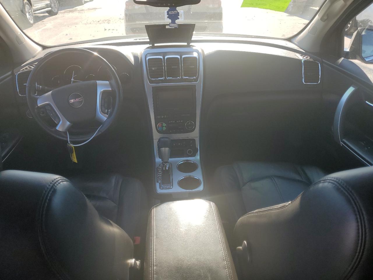 2010 GMC Acadia - Image 8