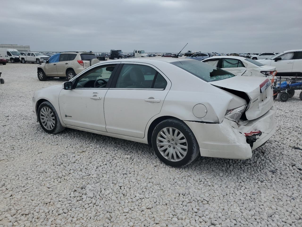 2010 Ford Fusion - Image 2