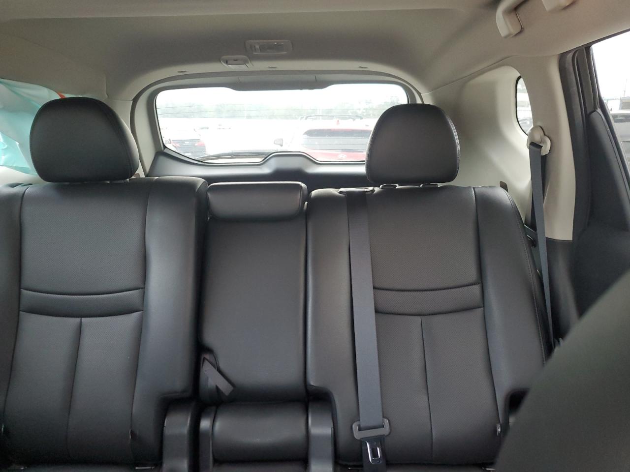 2019 Nissan Rogue - Image 10