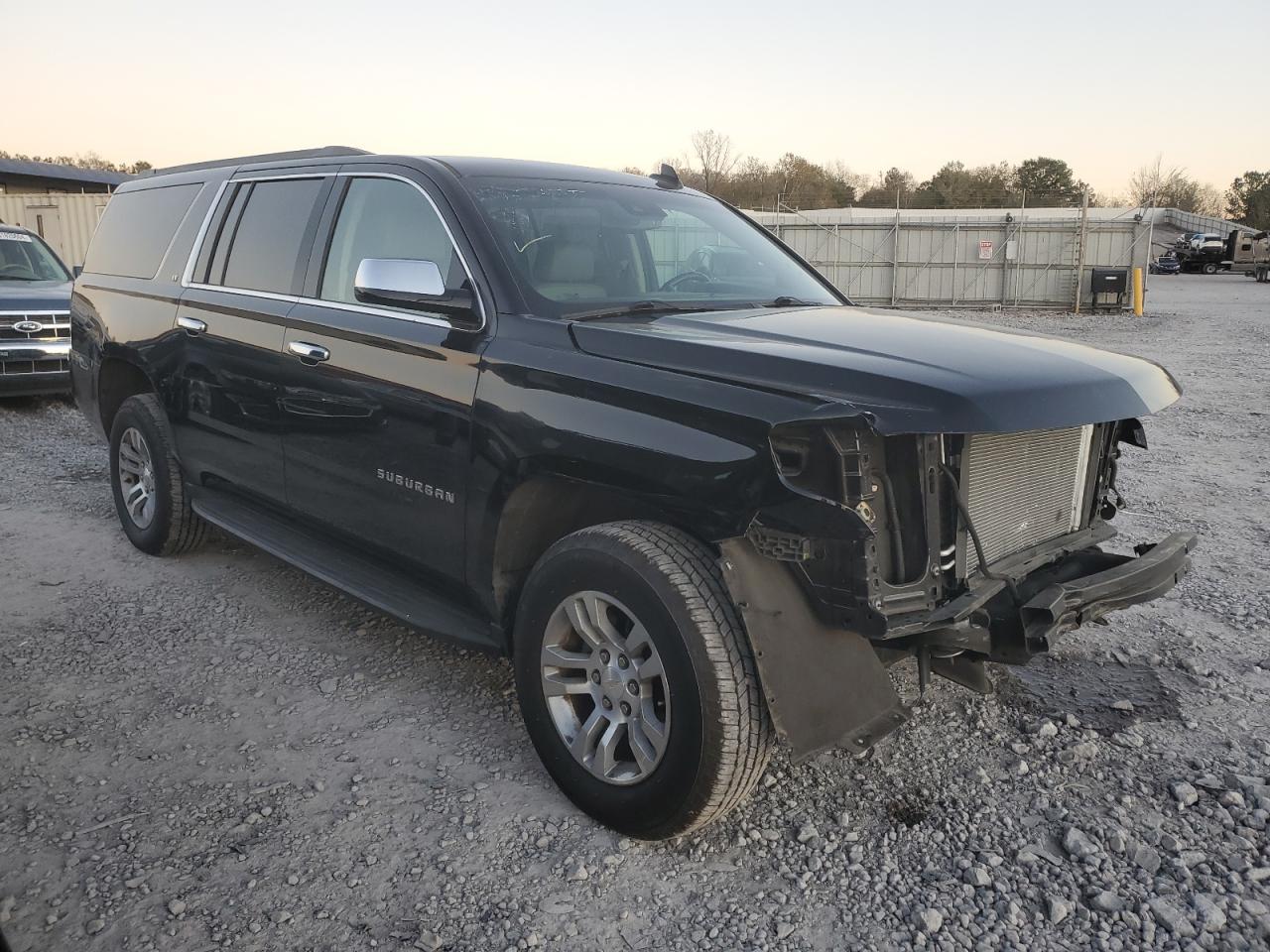 2018 Chevrolet Suburban - Image 4