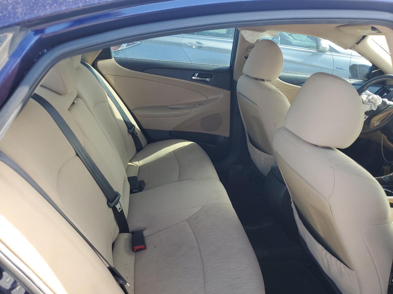 2011 Hyundai Sonata - Image 10