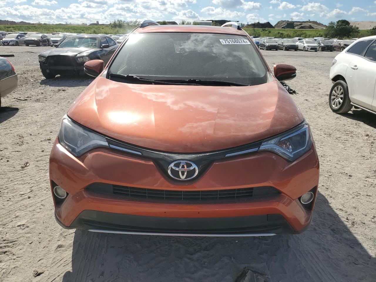 2016 Toyota RAV 4 - Image 5