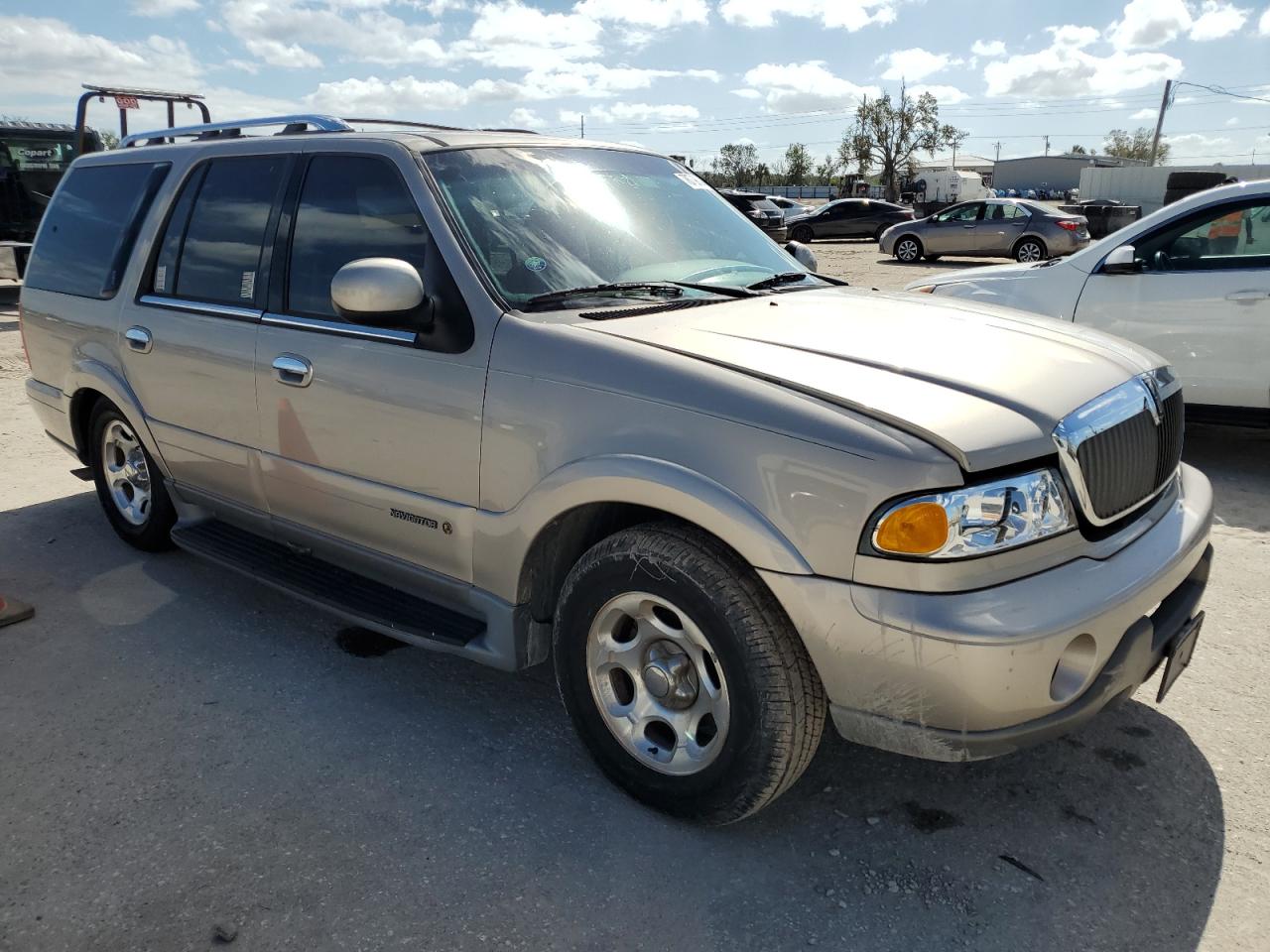 2002 Lincoln Navigator - Image 4