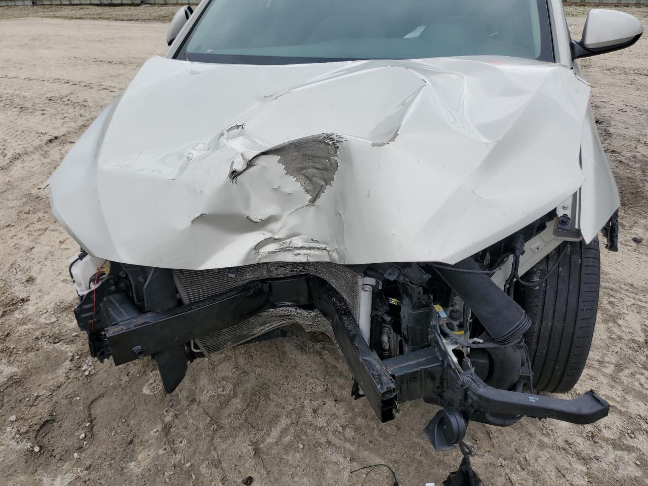 2018 Hyundai Elantra - Image 11