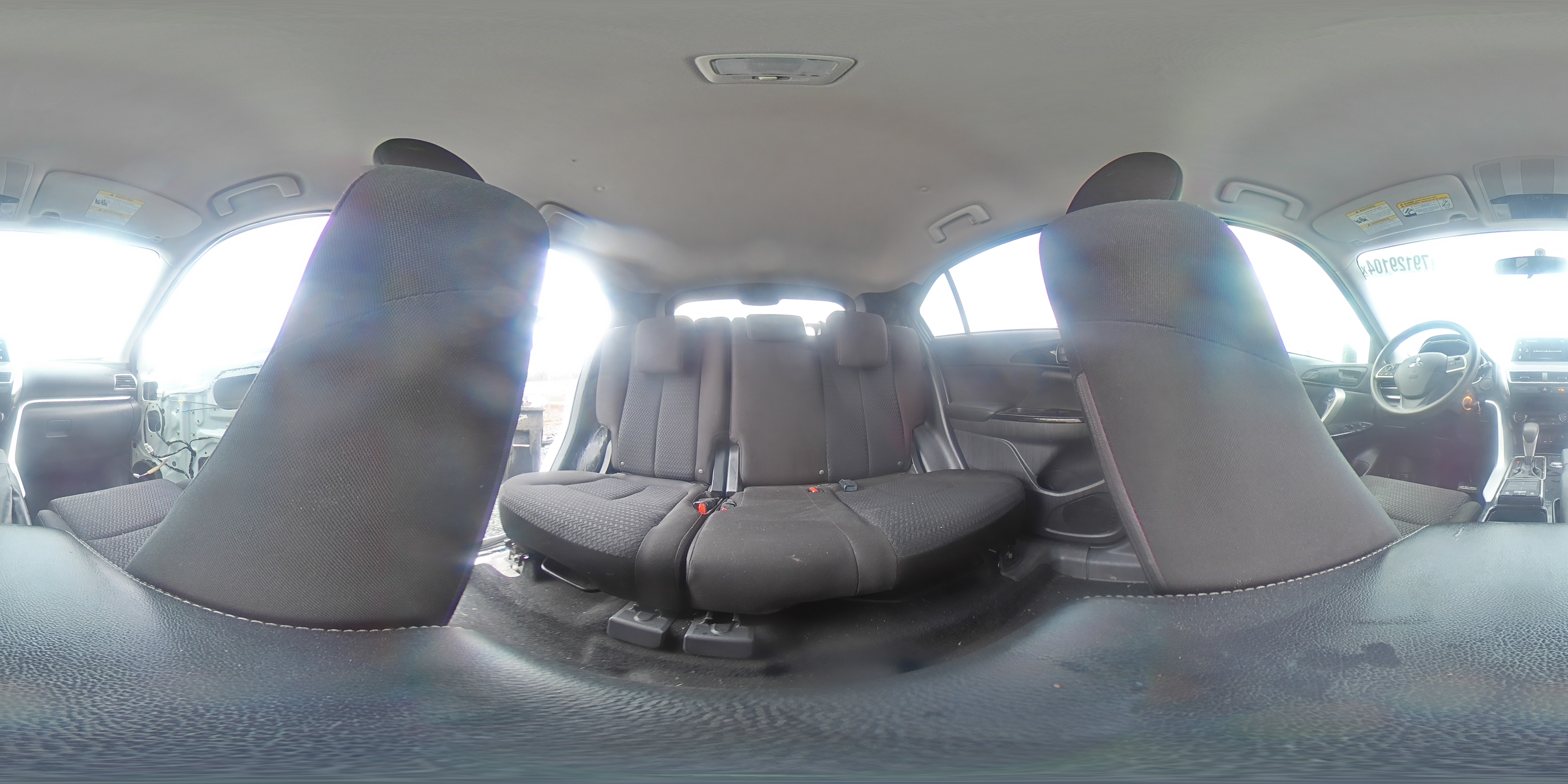 2019 Mitsubishi Eclipse - Image 15