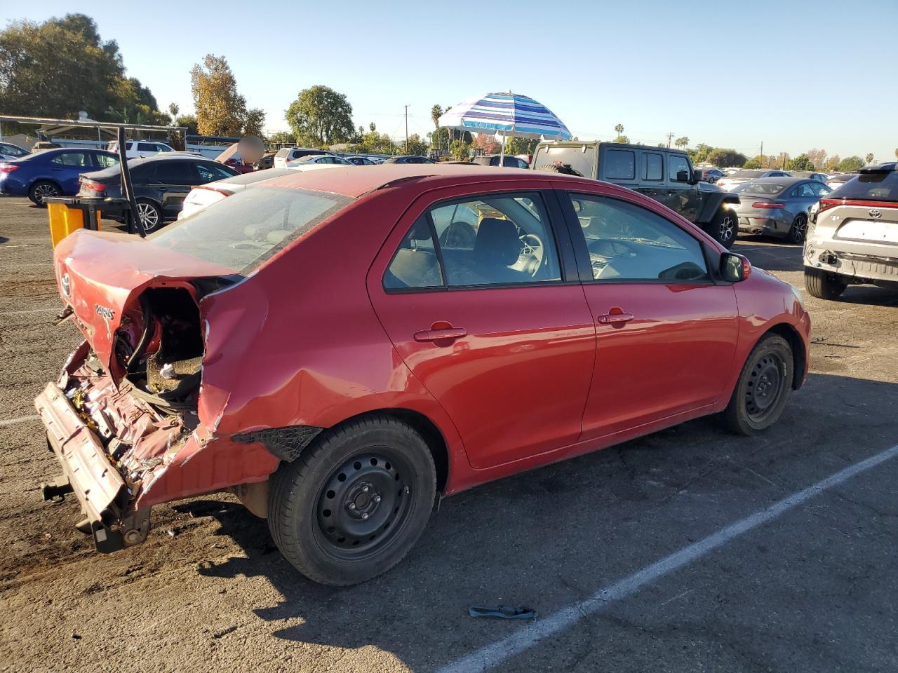 2010 Toyota Yaris VIN: JTDBT4K32A1361594 Lot: 81642434