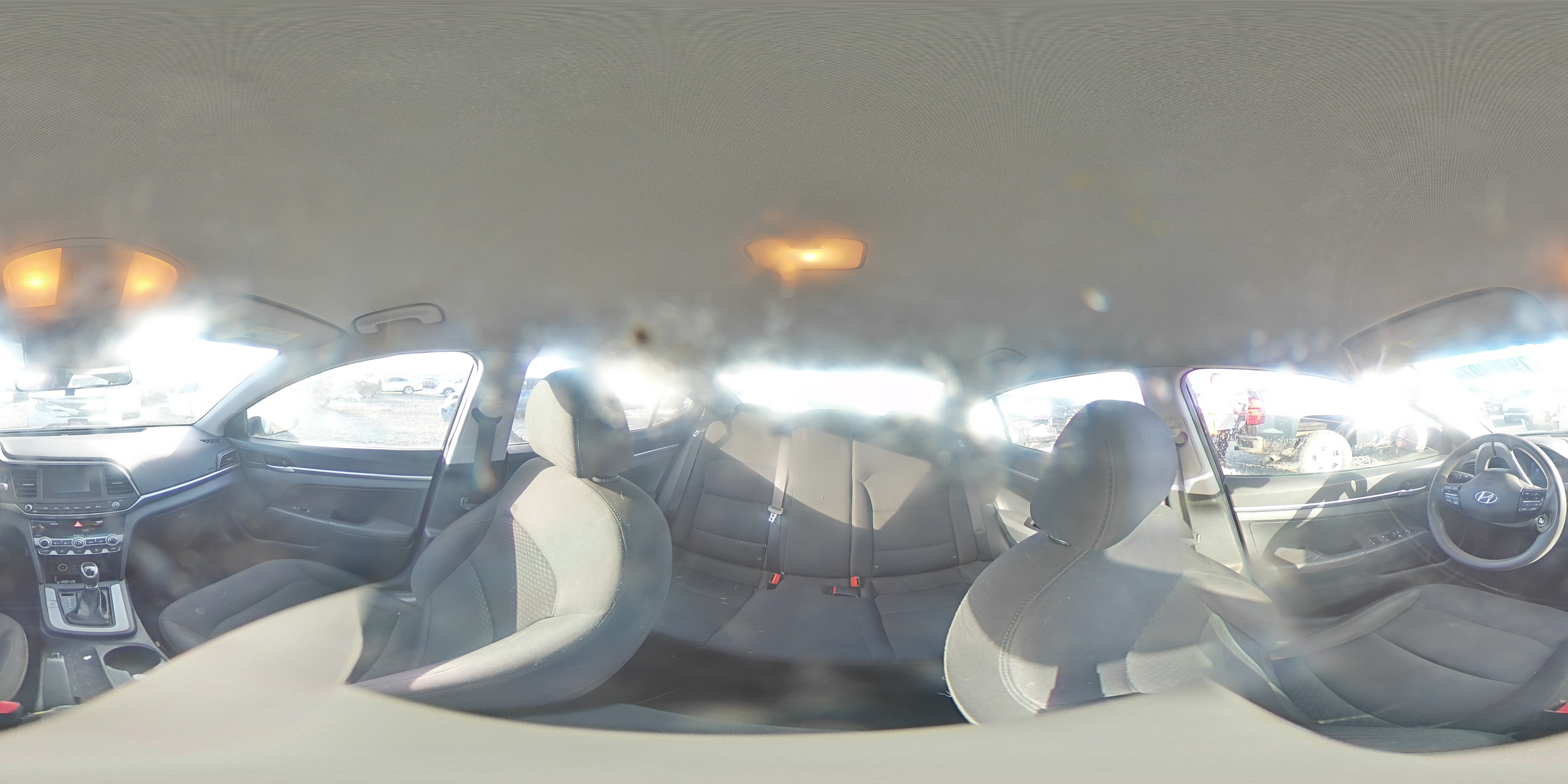 2020 Hyundai Elantra - Image 13