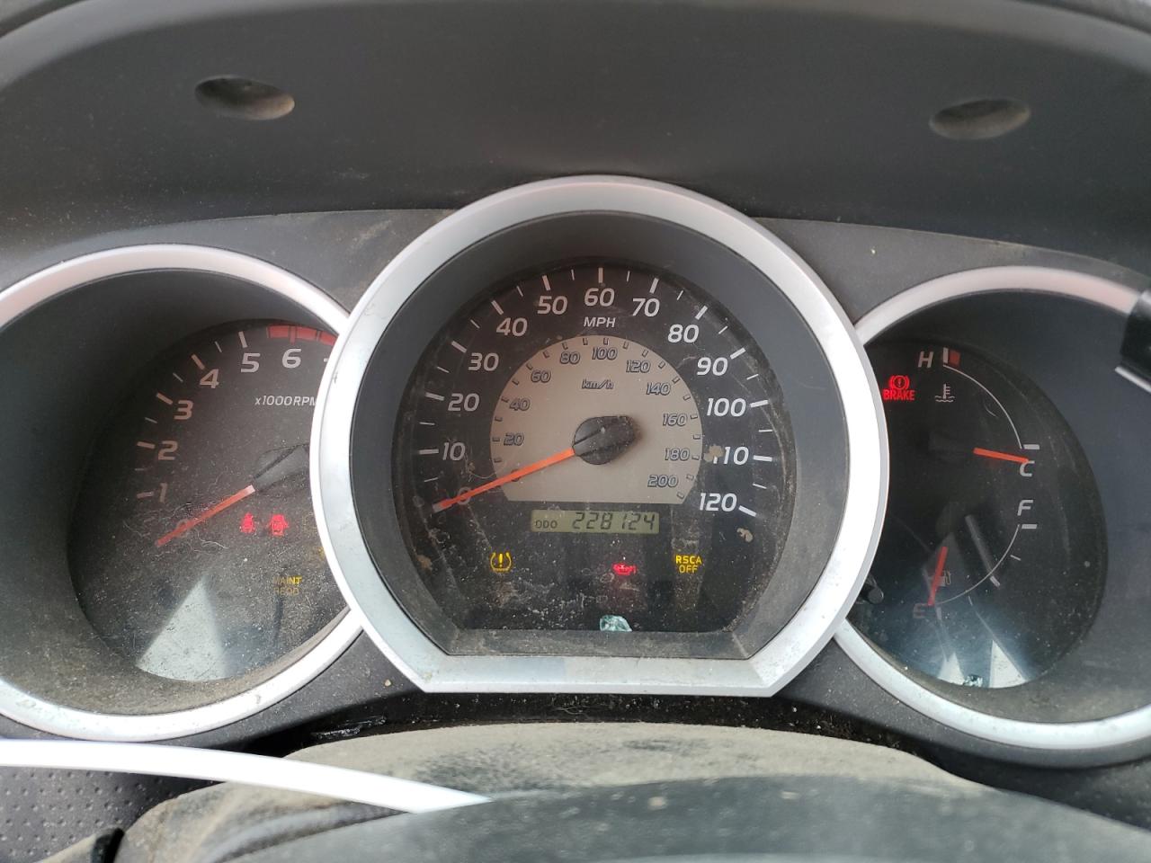 2010 Toyota Tacoma - Image 9