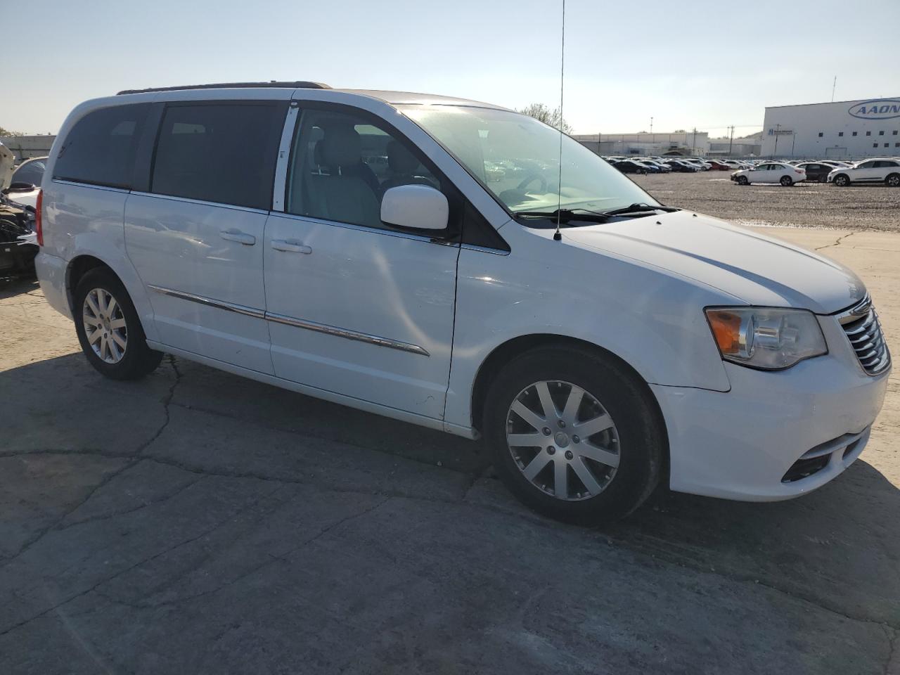 2014 Chrysler Town & Country - Image 4