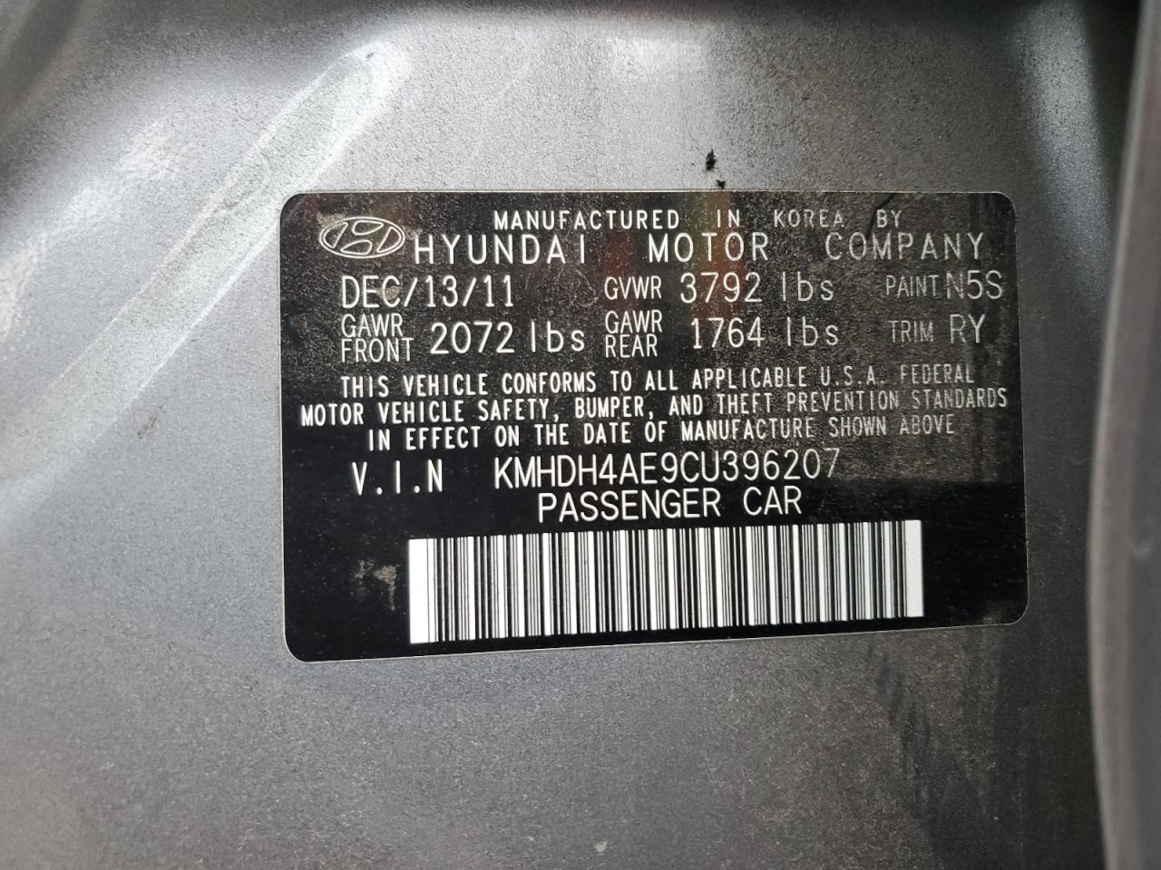2012 Hyundai Elantra - Image 12