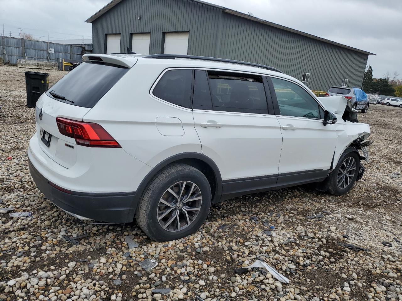 2019 Volkswagen Tiguan - Image 3