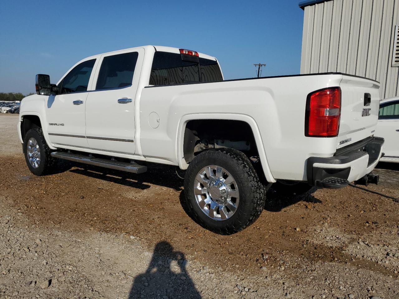 2015 GMC Sierra - Image 2