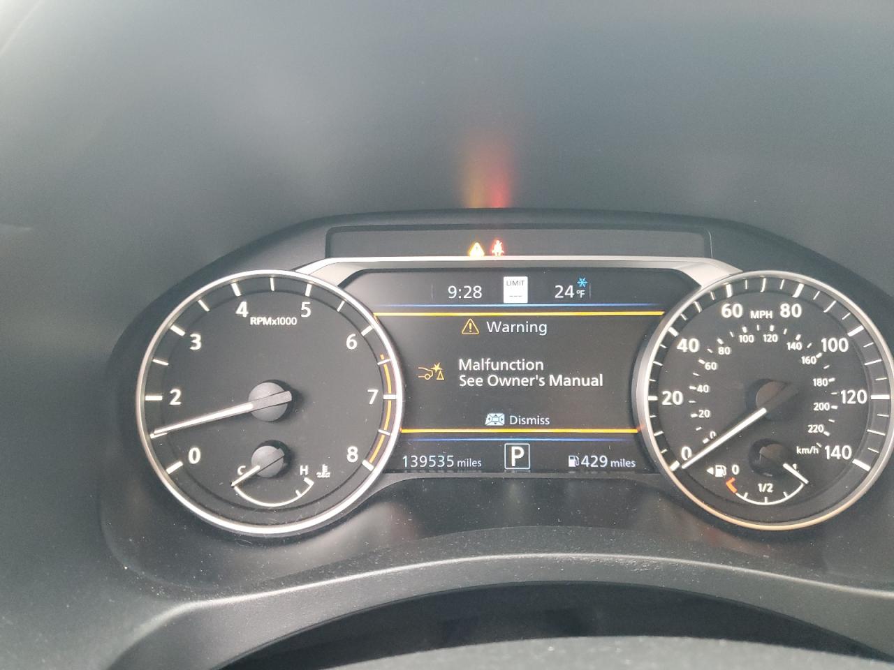2019 Nissan Altima - Image 9