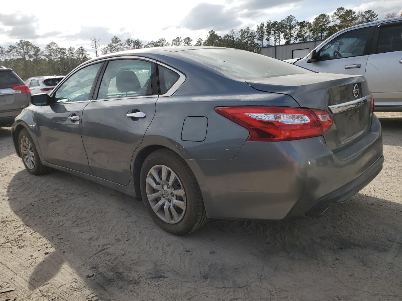 2017 Nissan Altima - Image 2