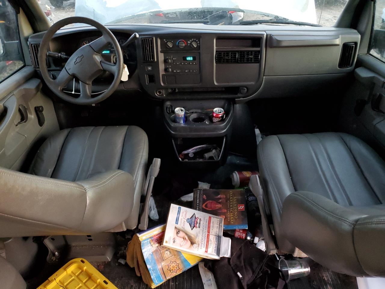 2003 Chevrolet Express - Image 8