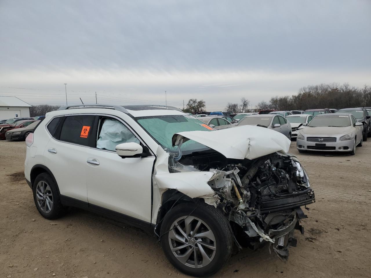 2015 Nissan Rogue - Image 4