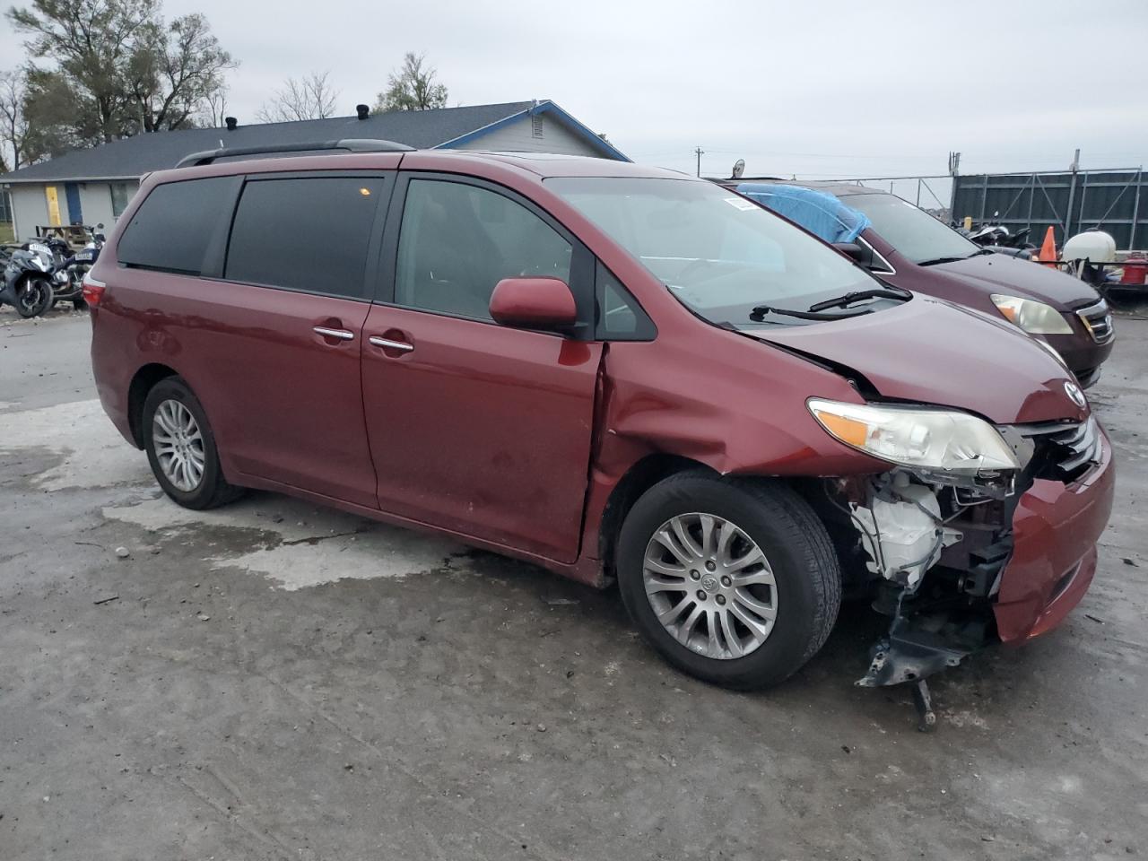 VIN 5TDYK3DCXFS670017 2015 TOYOTA All Models no.4