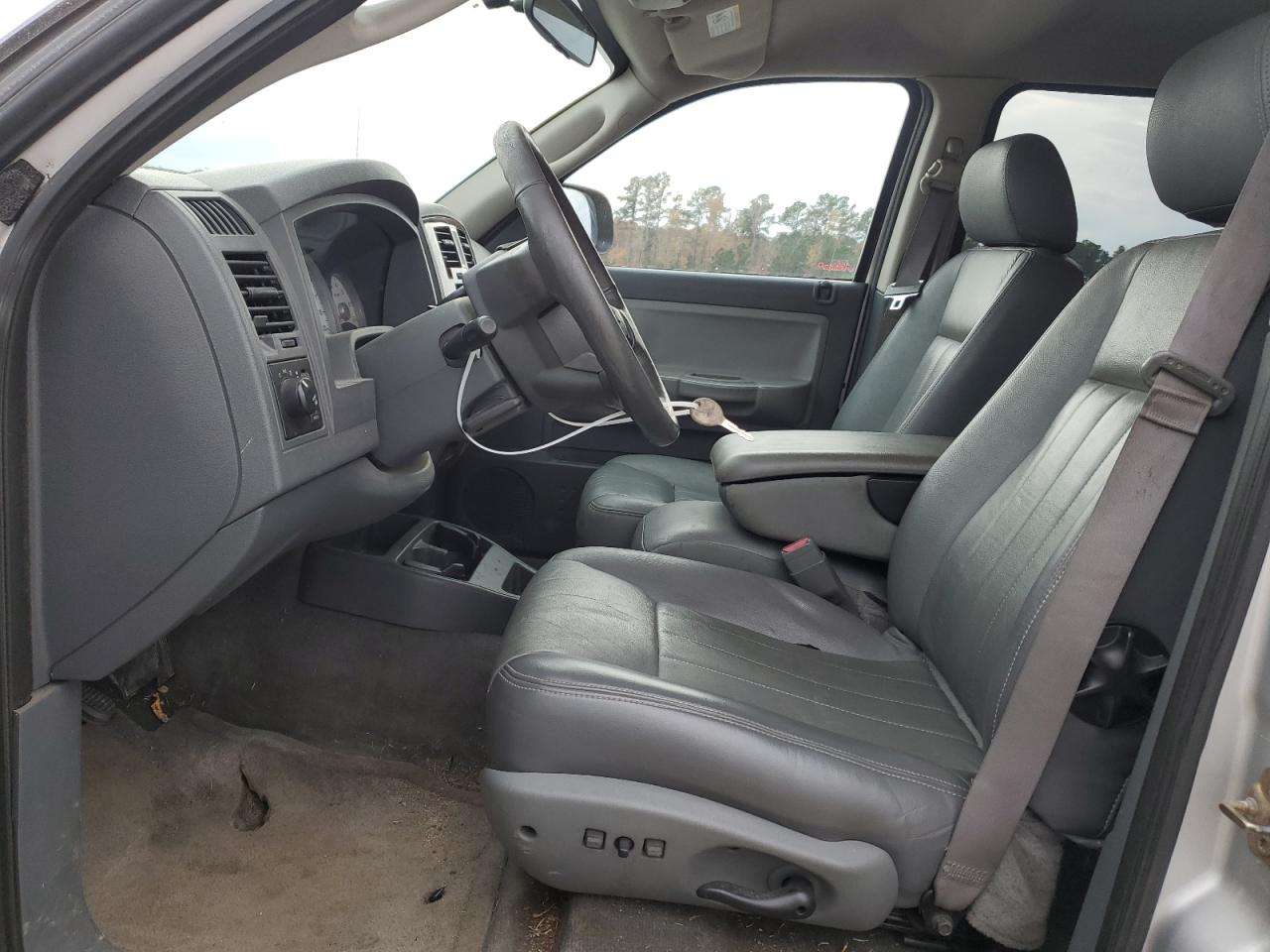 2005 Dodge Dakota - Image 7