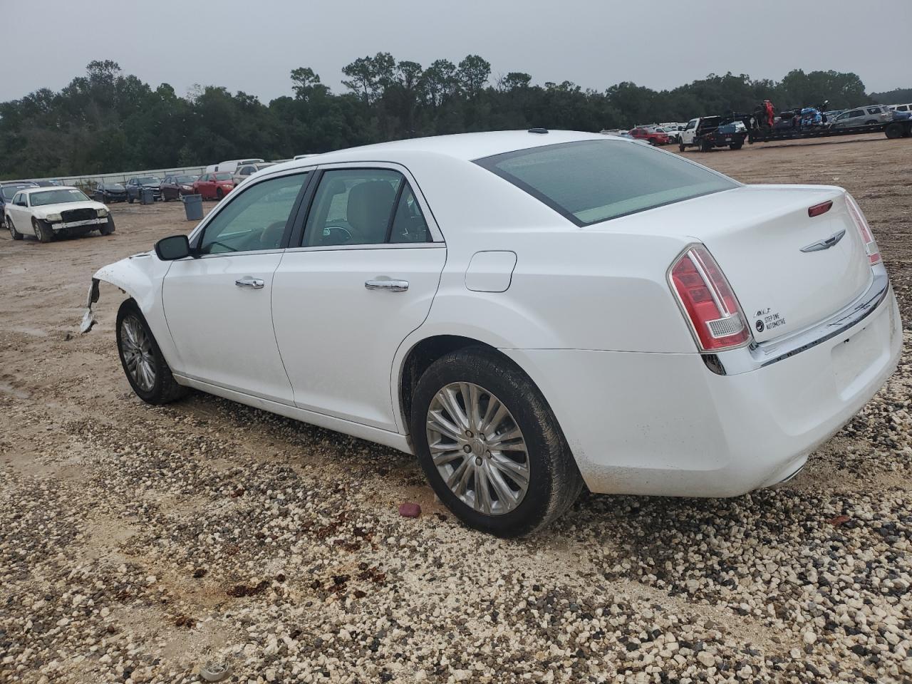 2014 Chrysler 300 - Image 2