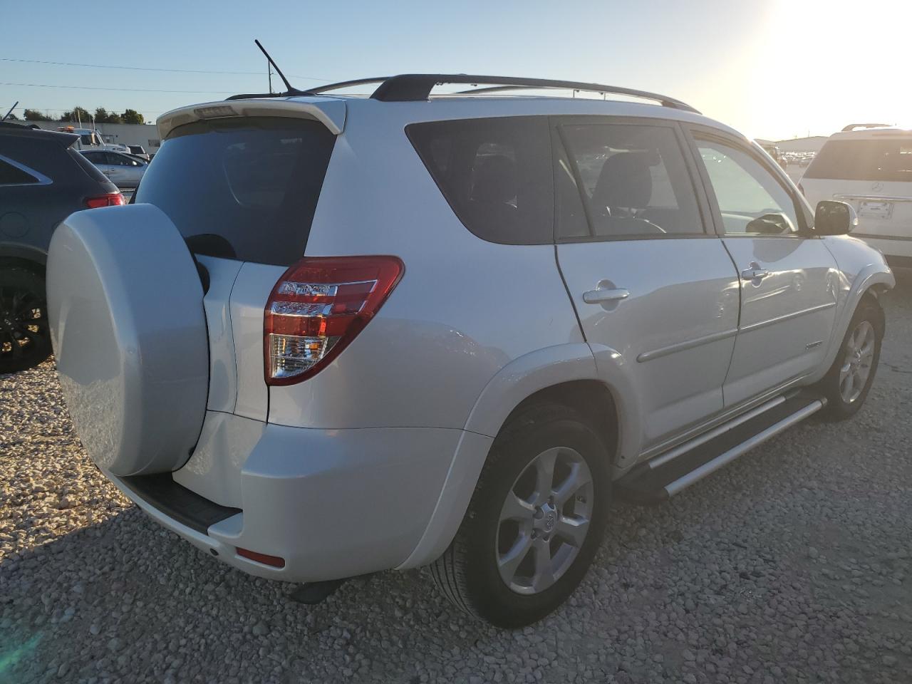 2011 Toyota RAV 4 - Image 3