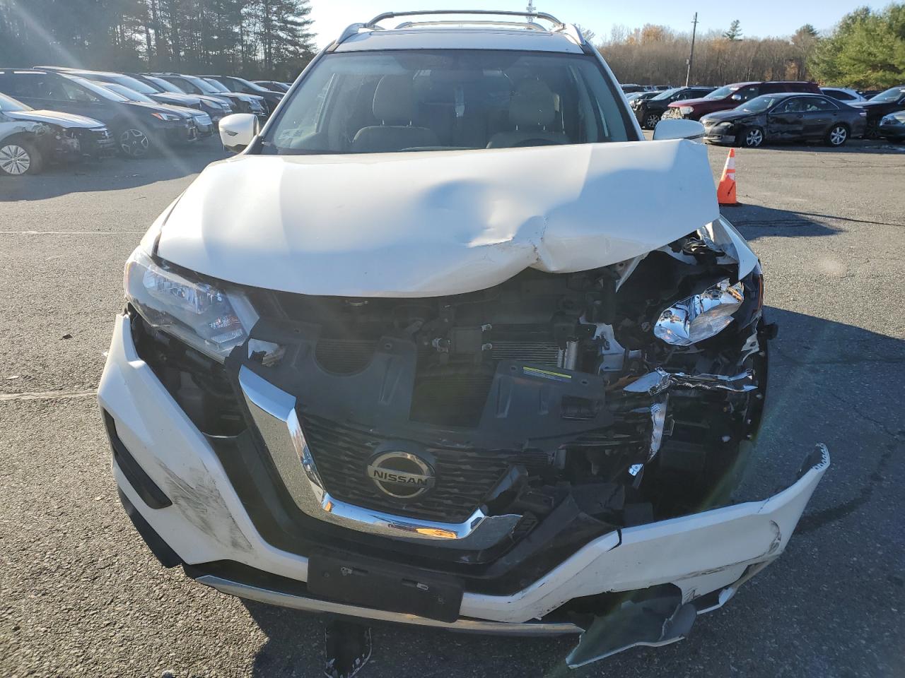 2018 Nissan Rogue - Image 5