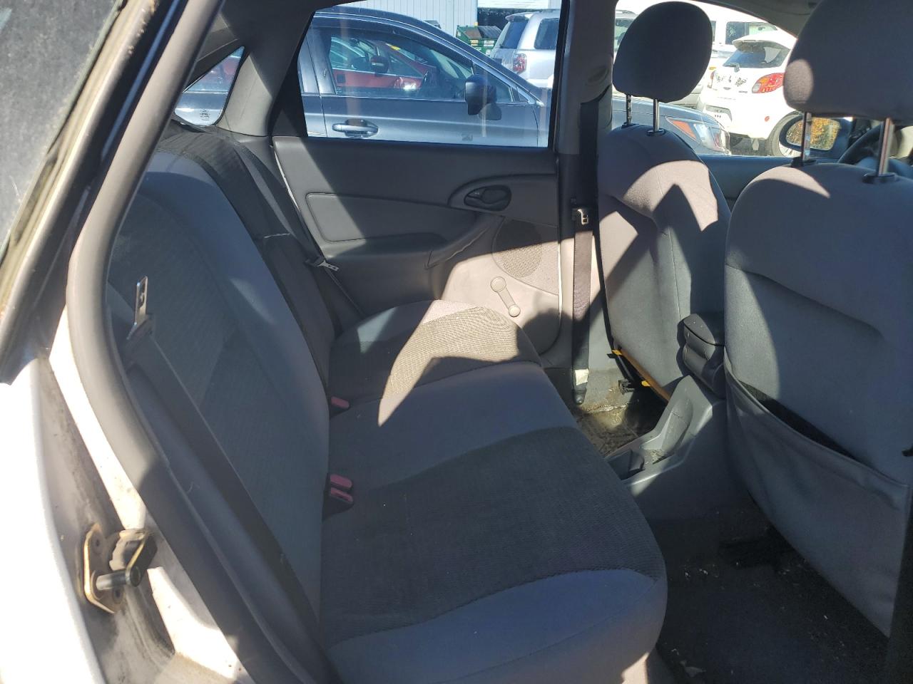 2004 Ford Focus - Image 10