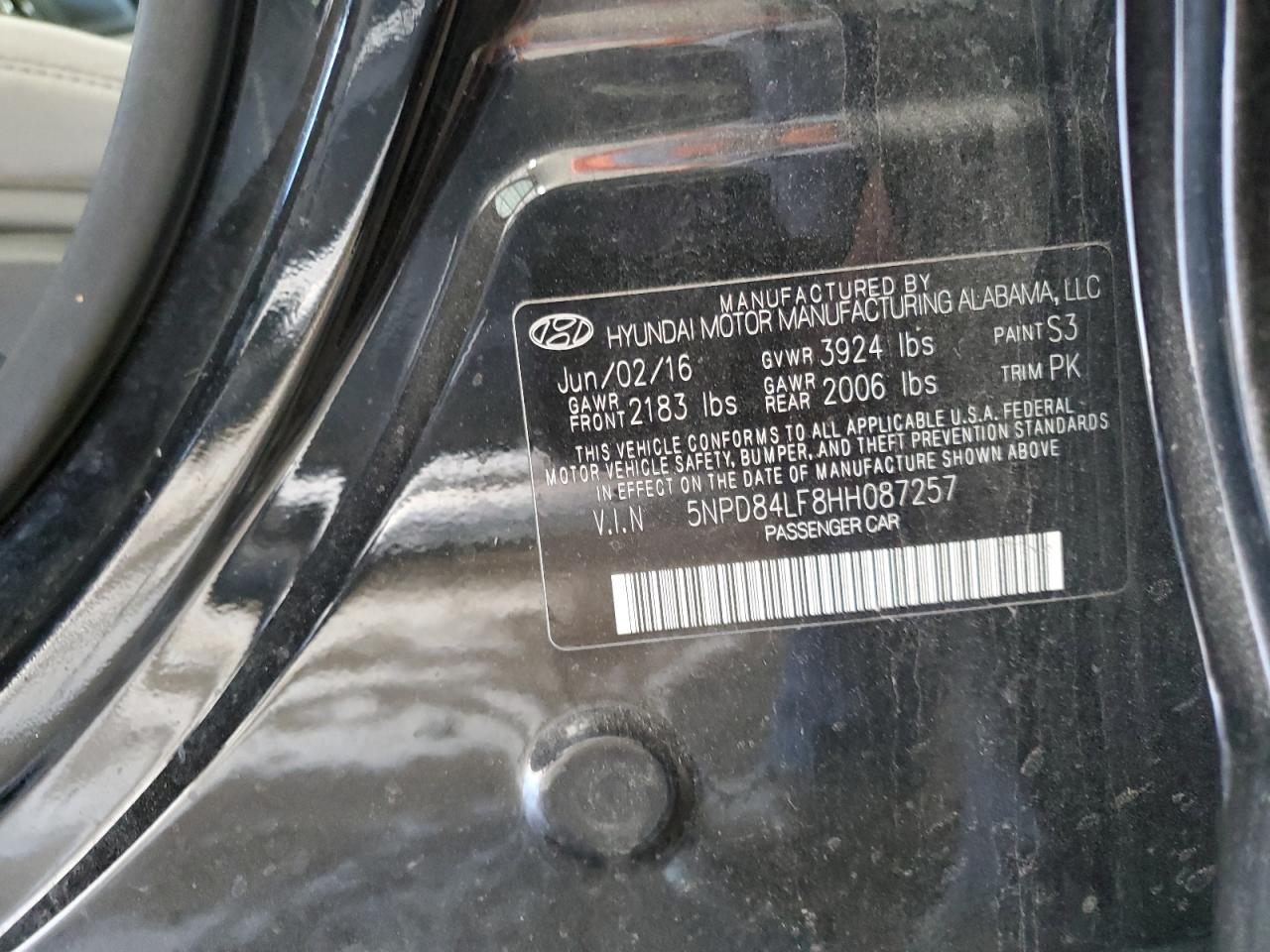 2017 Hyundai Elantra - Image 12