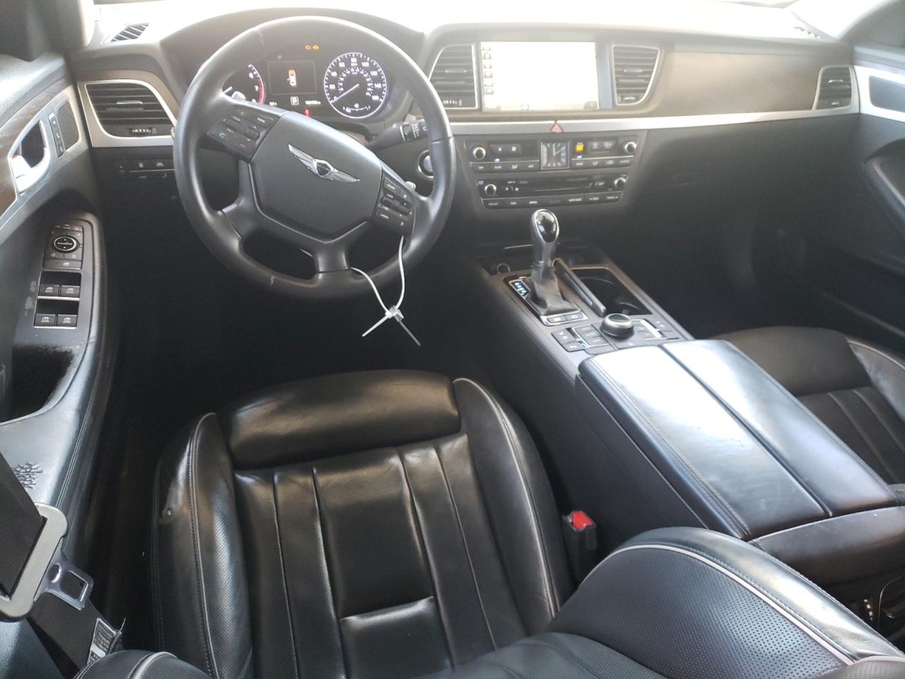 2017 Genesis G80 - Image 8