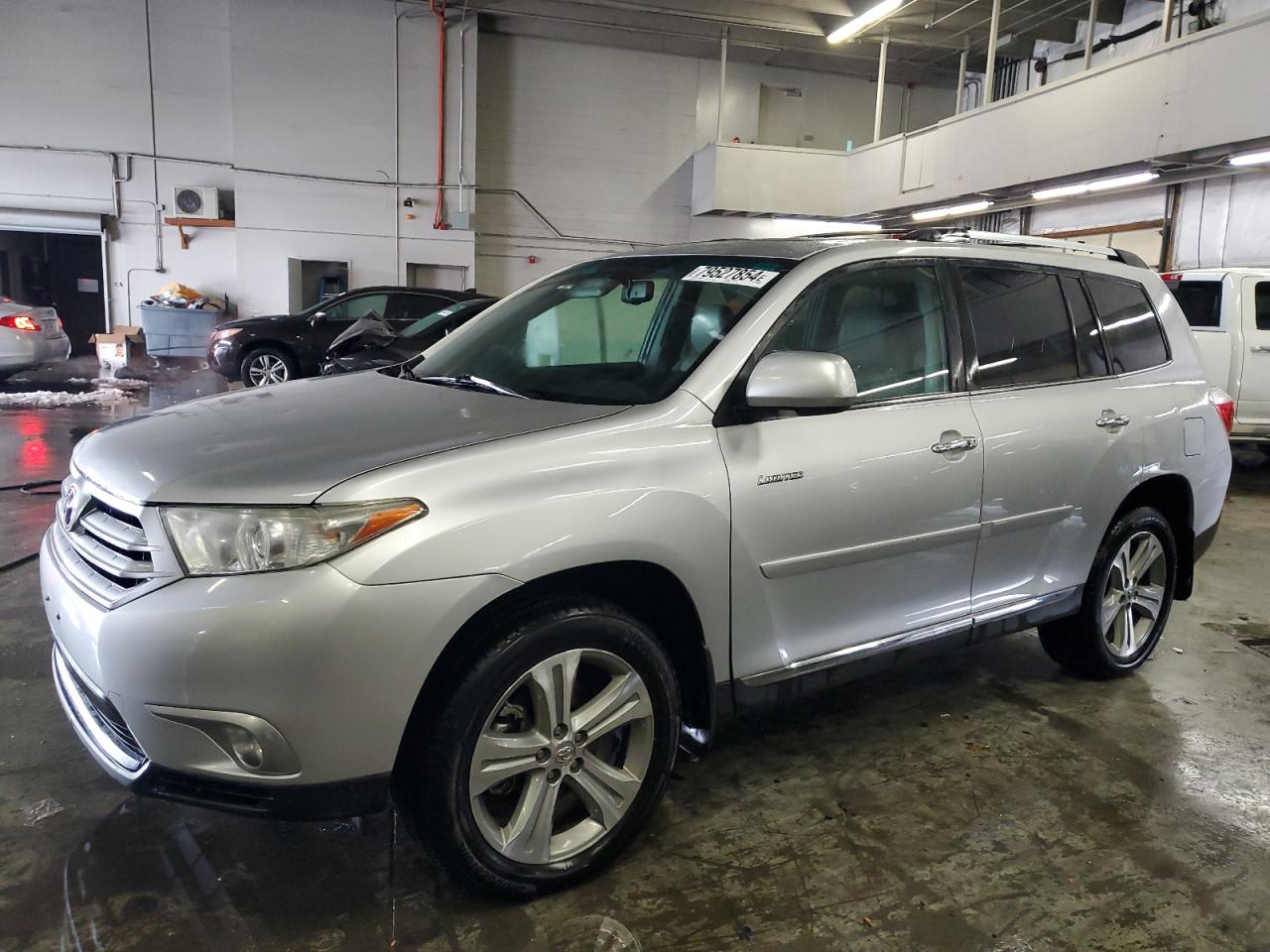 2012 Toyota Highlander - Image 1
