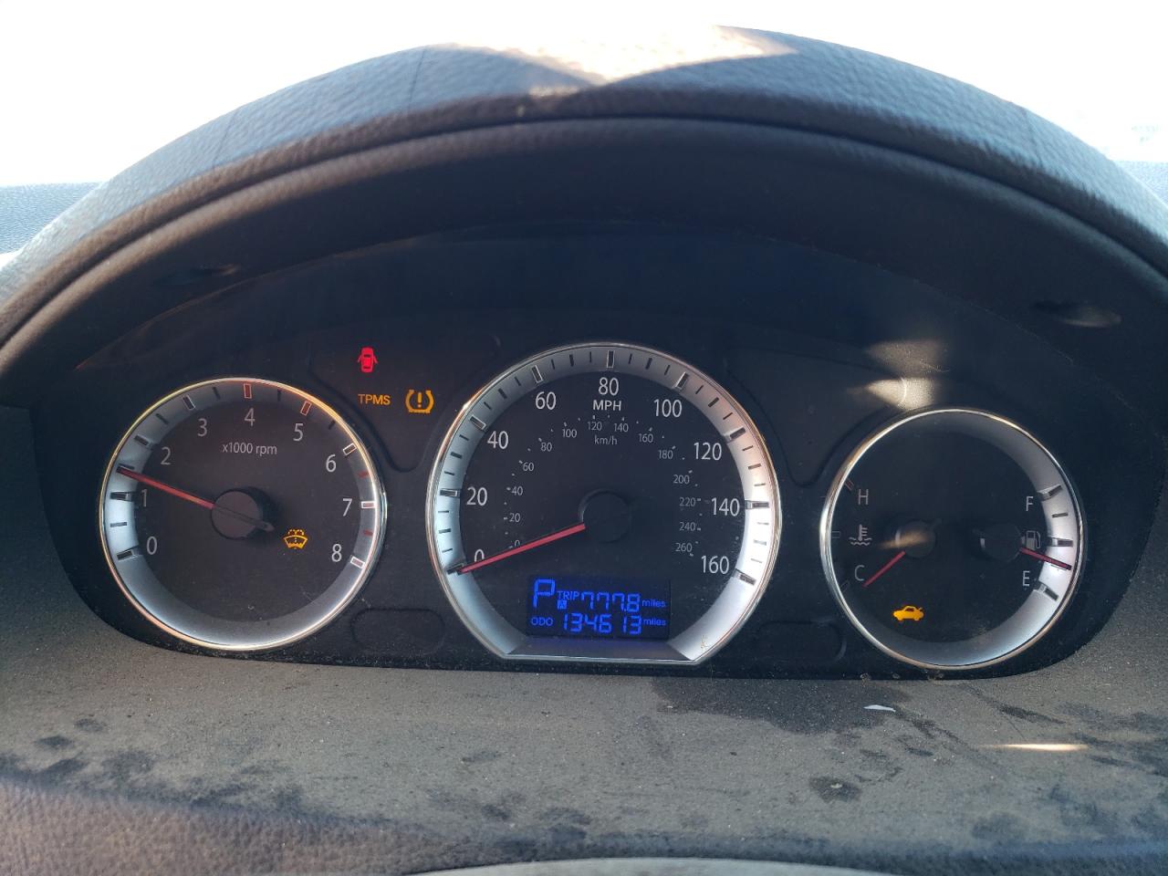 2010 Hyundai Sonata - Image 9