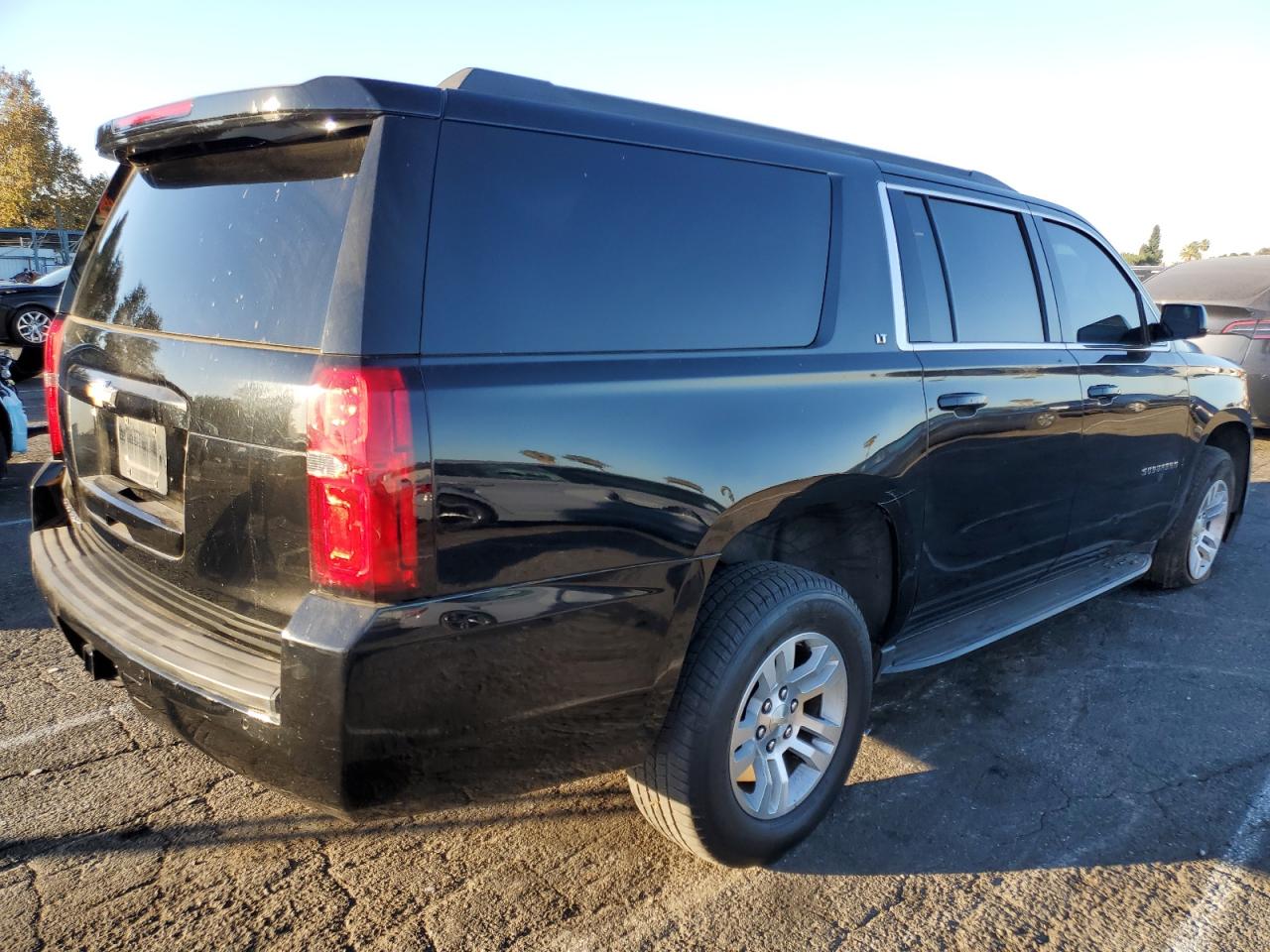 2018 Chevrolet Suburban - Image 3