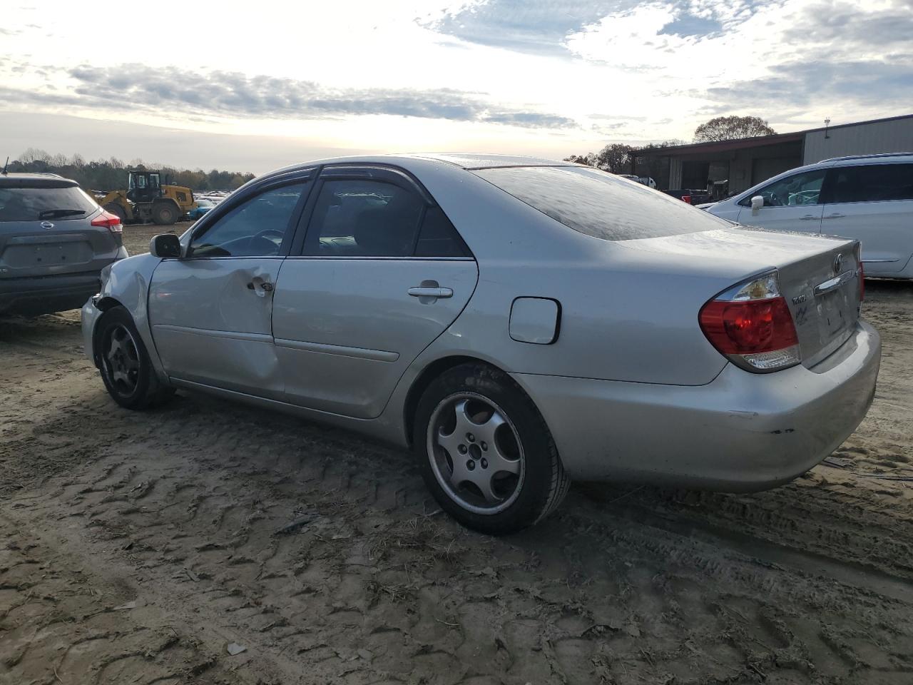 2005 Toyota Camry - Image 2