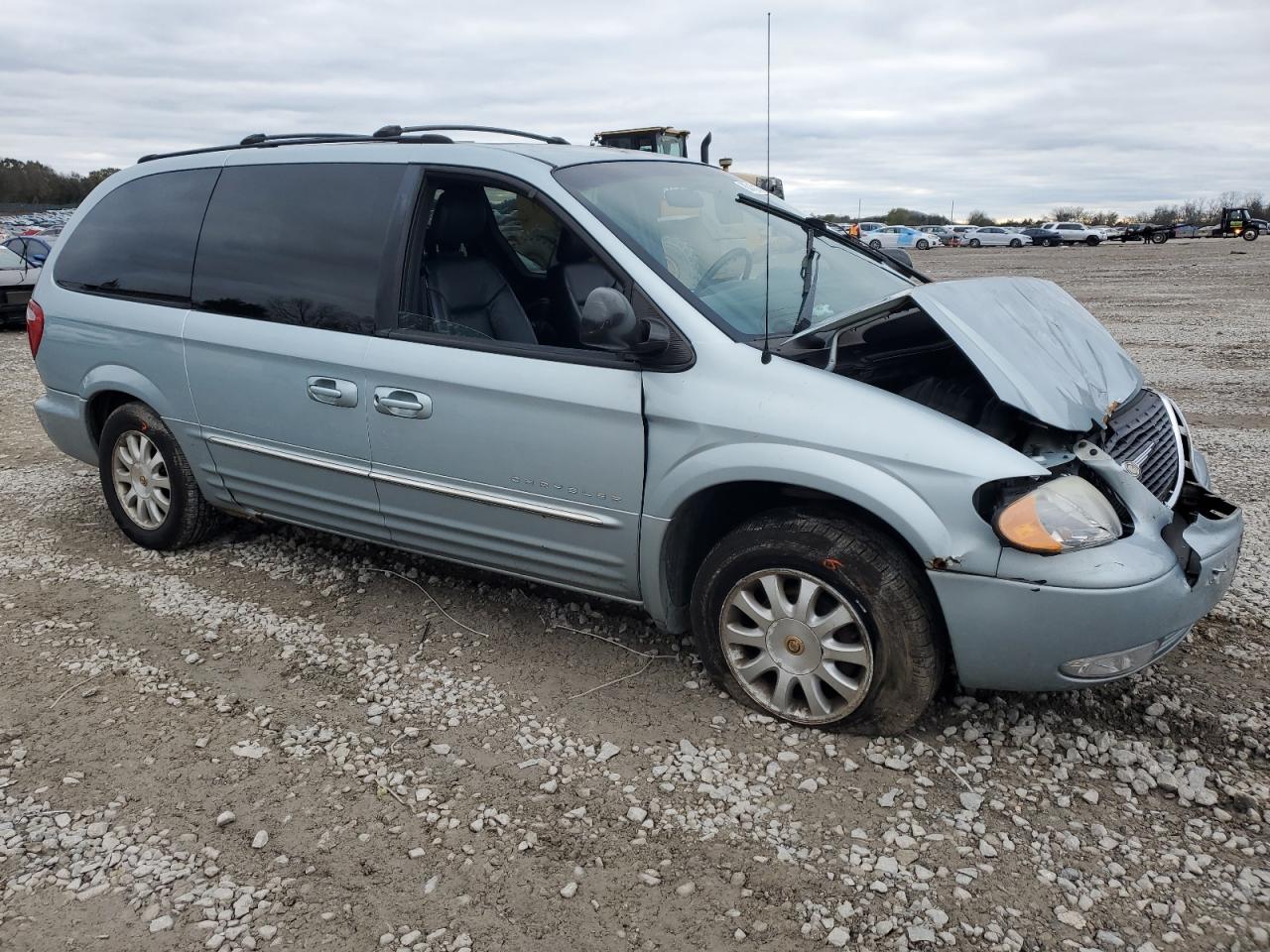 2001 Chrysler Town & Country - Image 4
