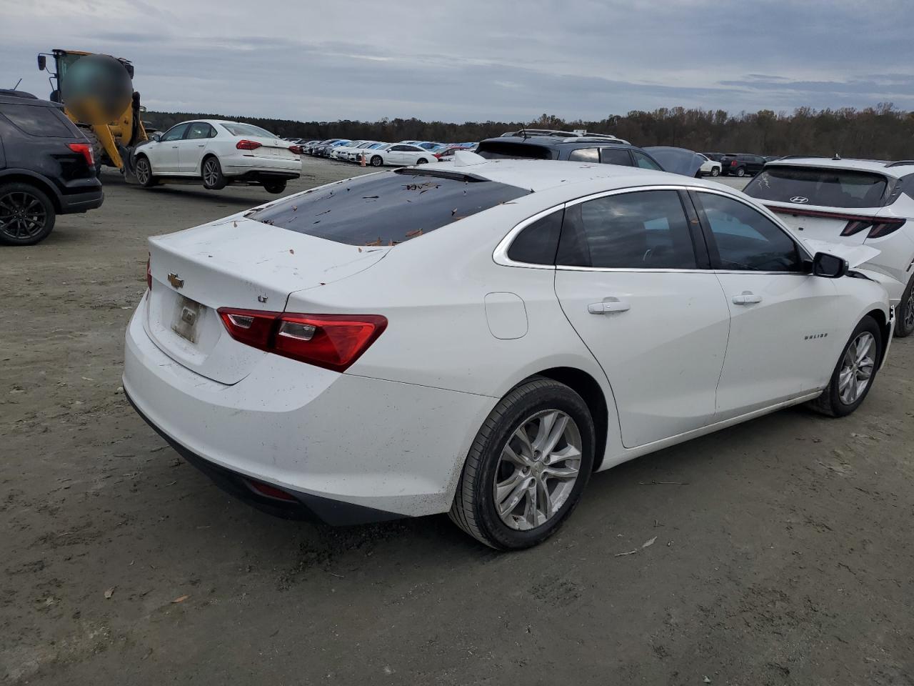2017 Chevrolet Malibu - Image 3