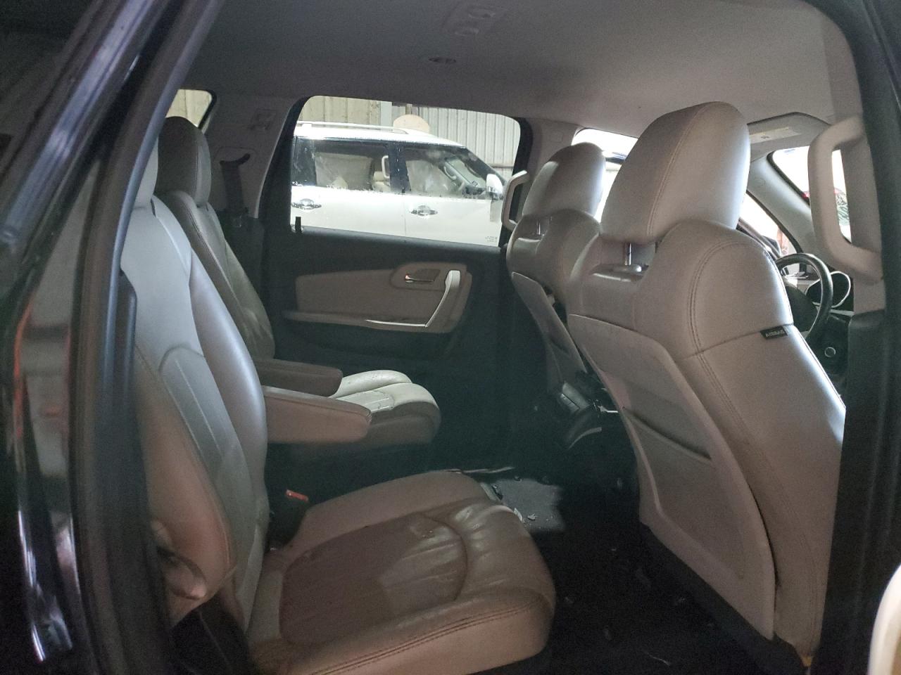 2011 Chevrolet Traverse - Image 11