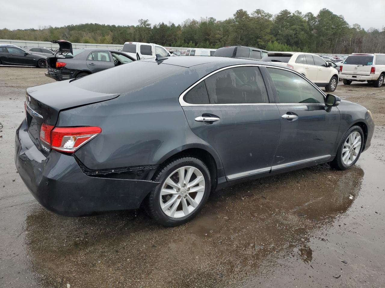2011 Lexus ES - Image 3