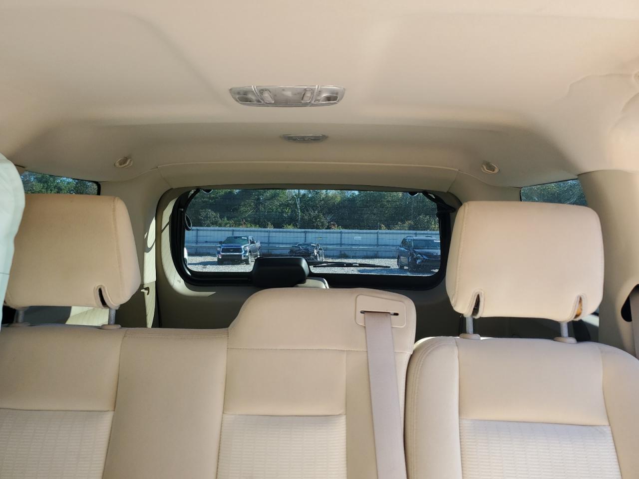 2010 Ford Explorer - Image 10
