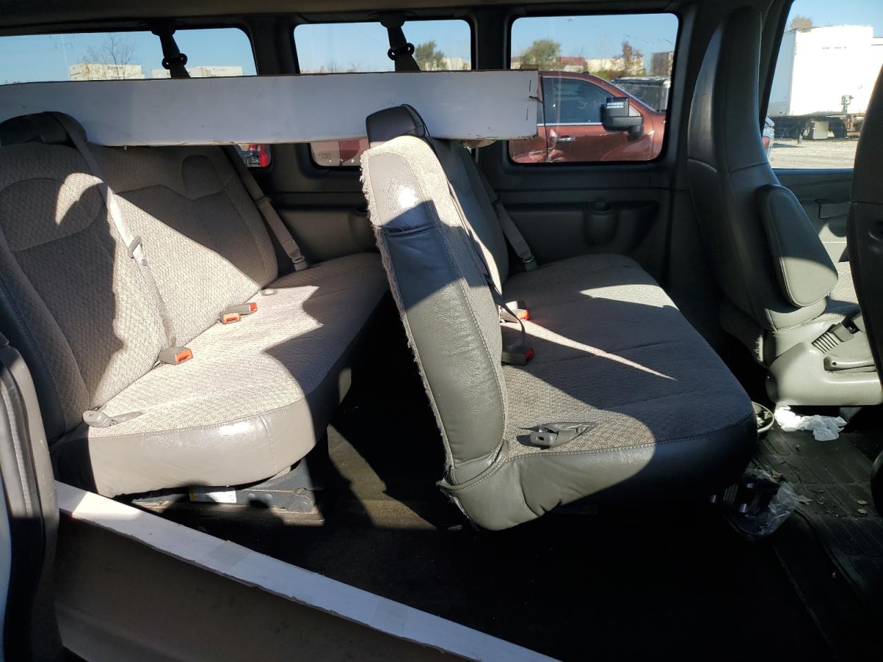 2018 Chevrolet Express - Image 11