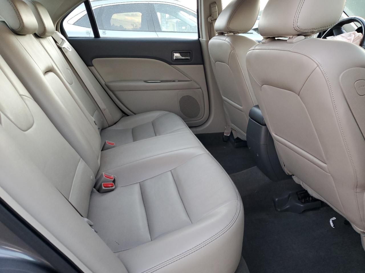 2010 Ford Fusion - Image 10