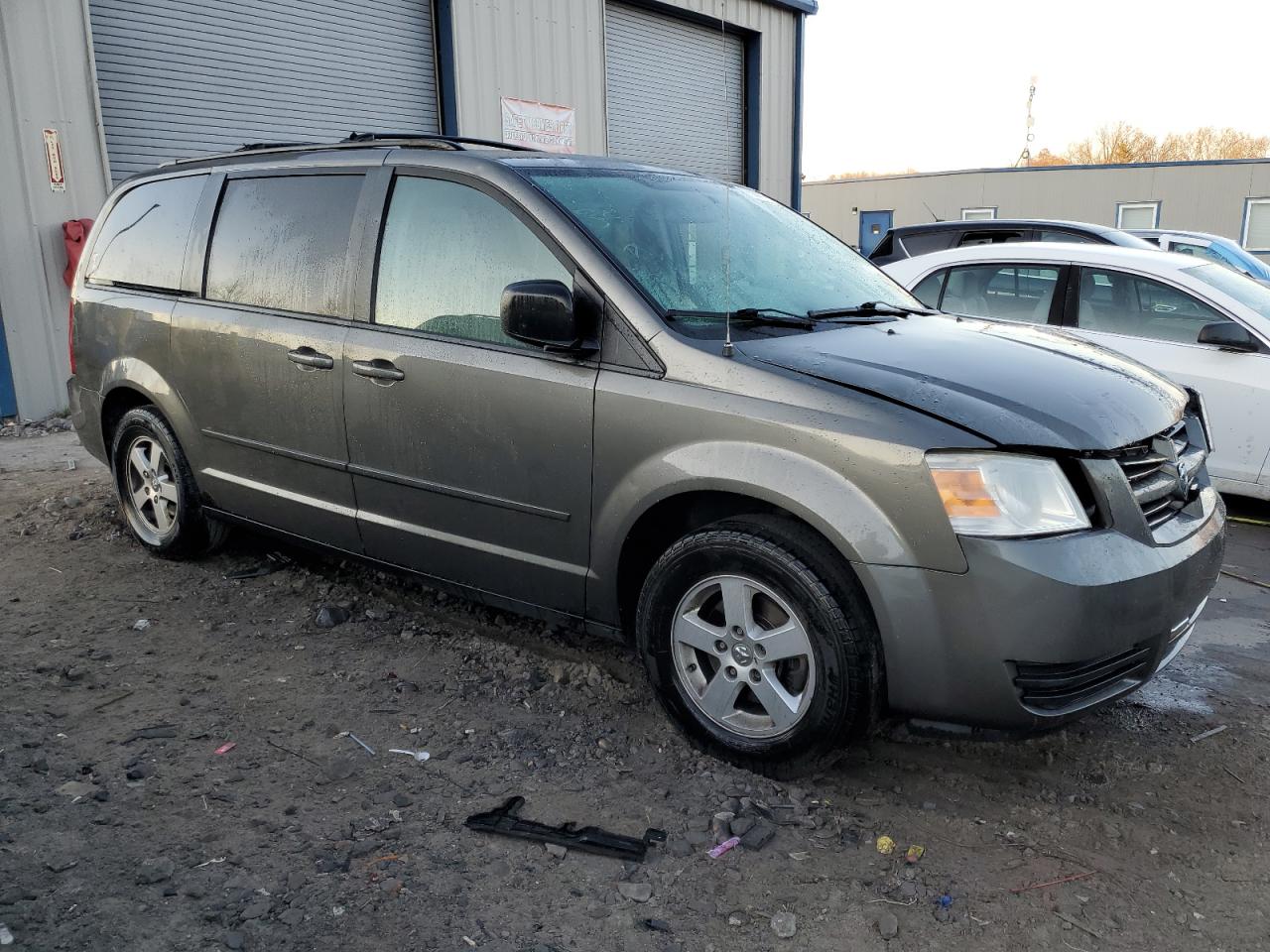 2010 Dodge Caravan - Image 4