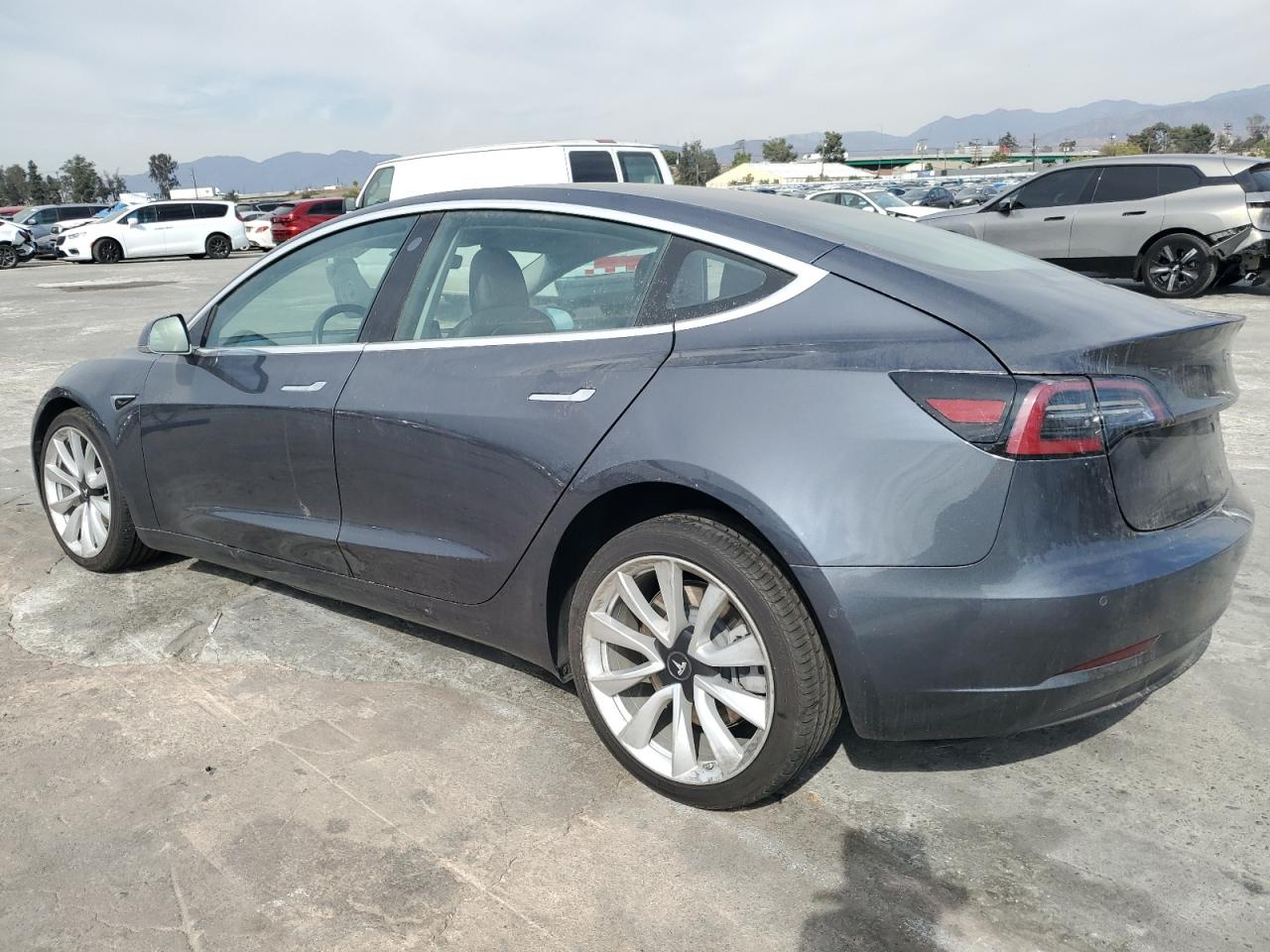 VIN 5YJ3E1EB8JF185190 2018 TESLA MODEL 3 no.2