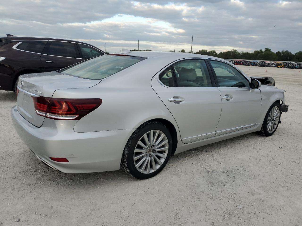 VIN JTHBL5EF2E5128081 2014 LEXUS LS460 no.3