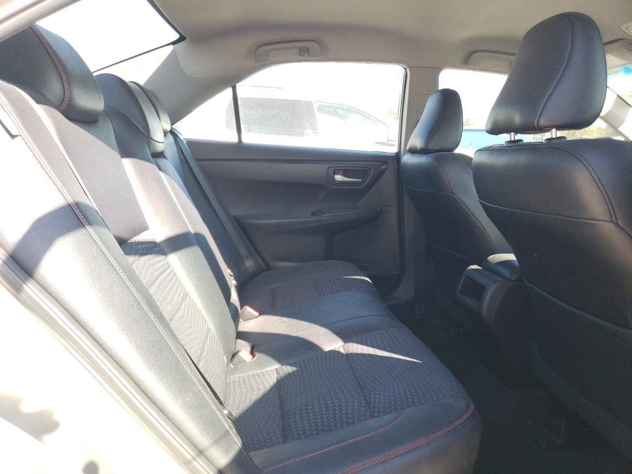 2015 Toyota Camry - Image 10