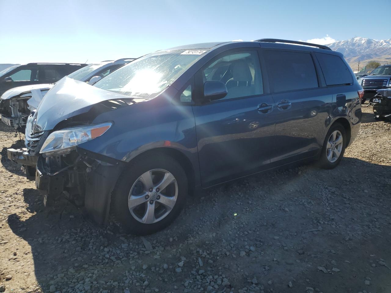 2015 Toyota Sienna - Image 1