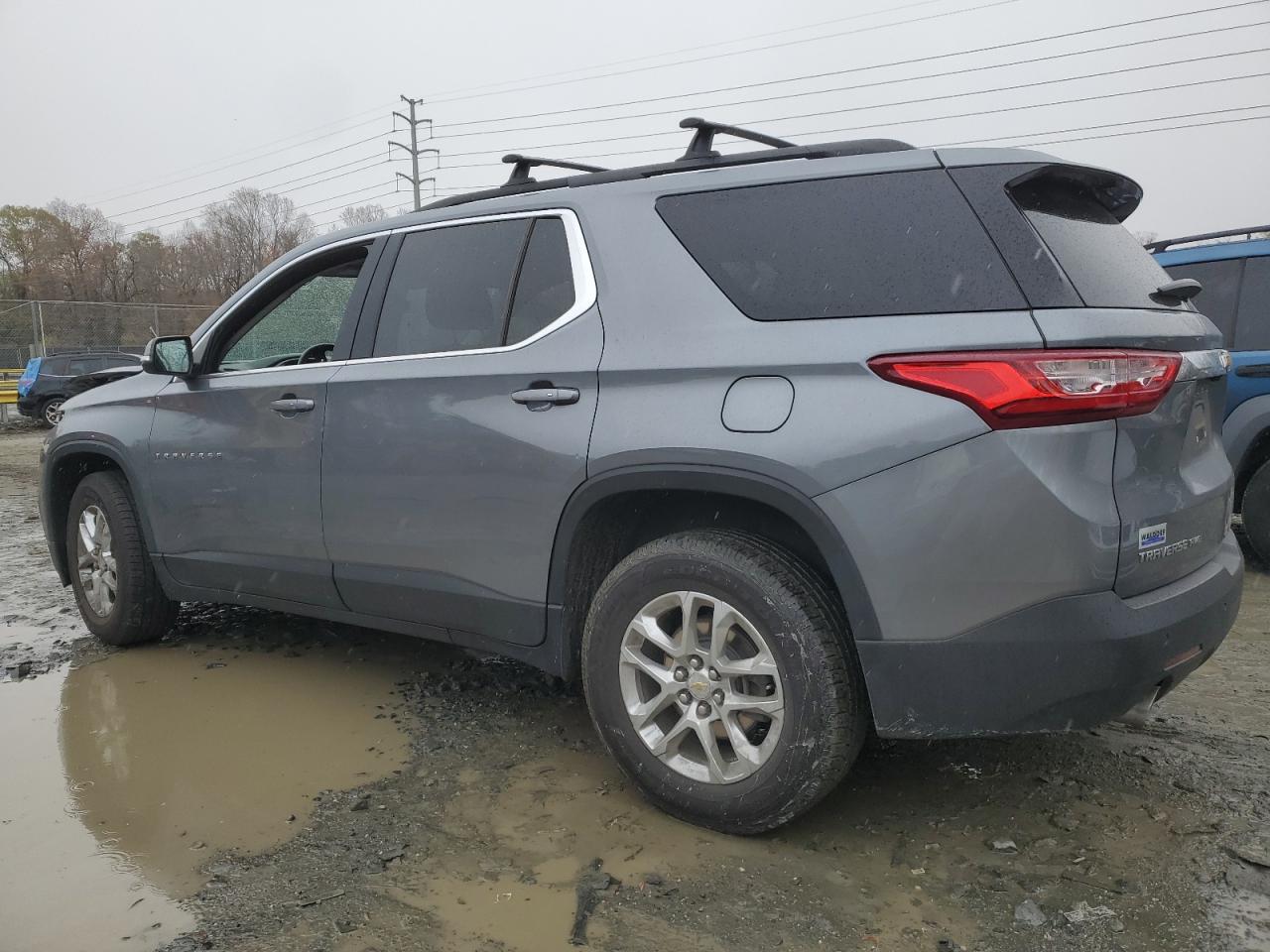 2021 Chevrolet Traverse - Image 2